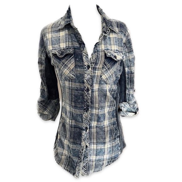 Ci Sono Plaid Button Up - Picture 1 of 10